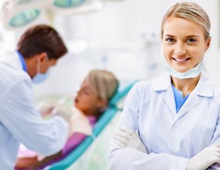 متخصص دندانپزشکی