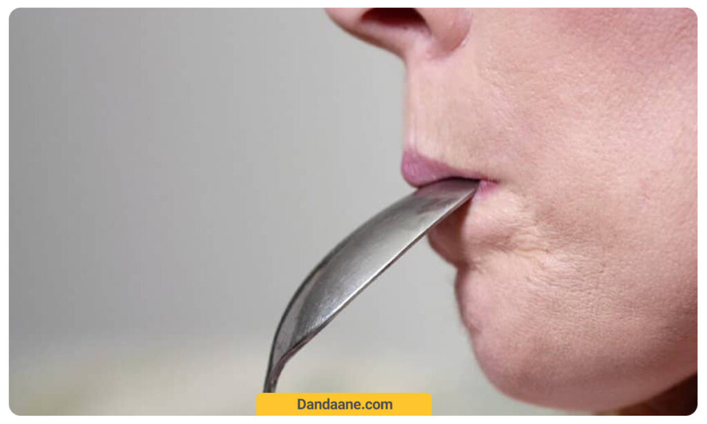 طمع فلز در دهان